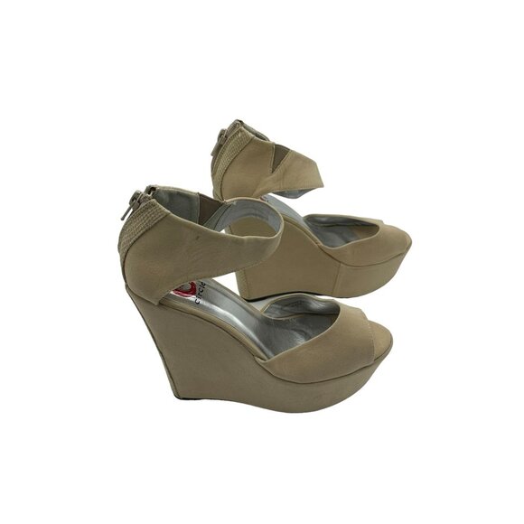 Red Circle Womens Shoes Size 7 Kirra‎ Beige Wedge Zipper Back Strap - Picture 4 of 7